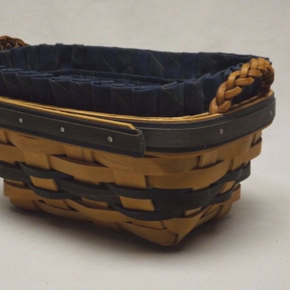 Longaberger 2000 Collector's Club Renewal Basket with Liner and Protector - Picture 8 of 15